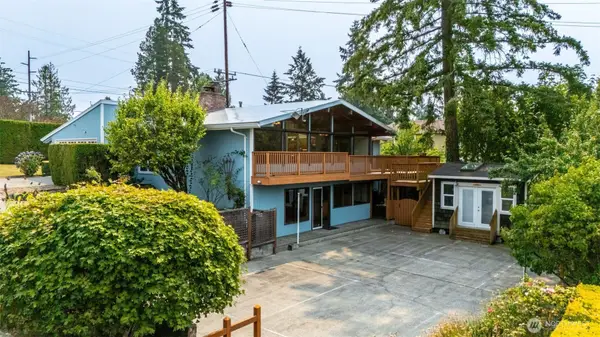 19505 45th Avenue Ne, Lake Forest Park, WA 98155