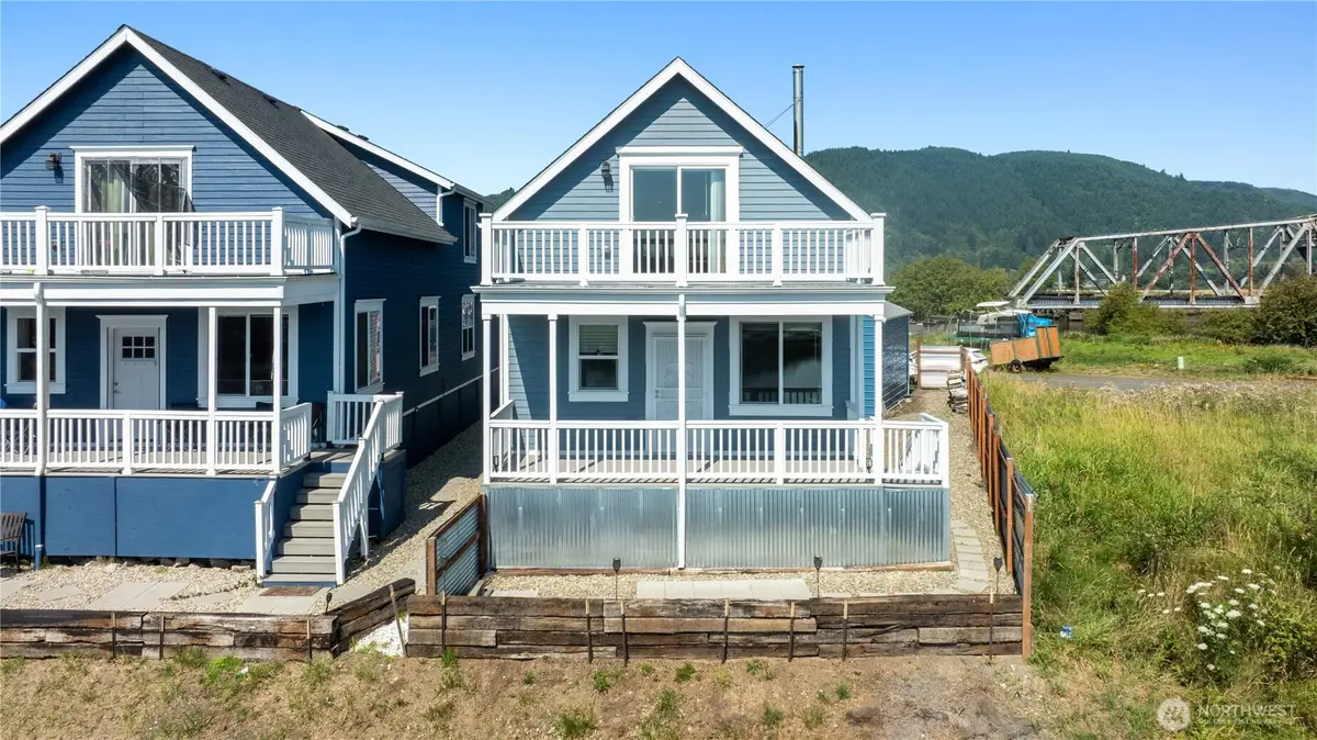 346 Island Lane, Raymond, WA 98577 - #1