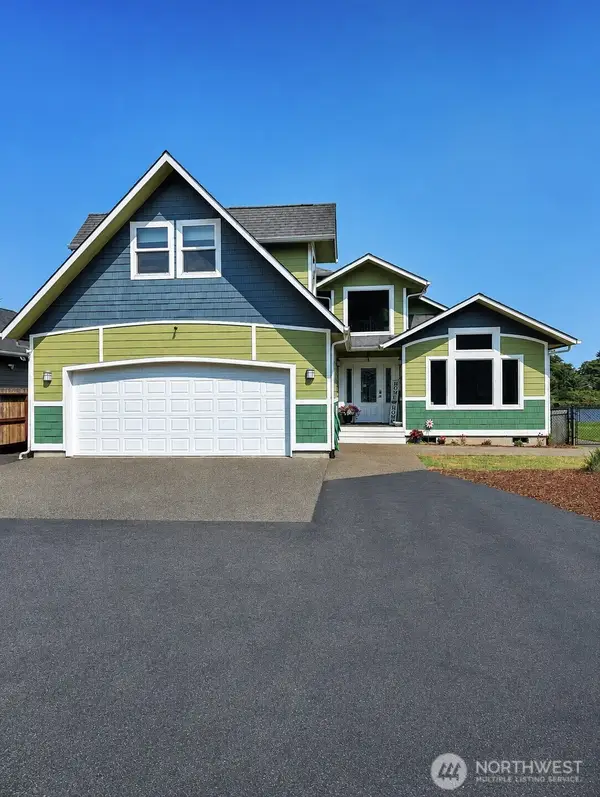 570 Weatherwax Loop Ne, Ocean Shores, WA 98569