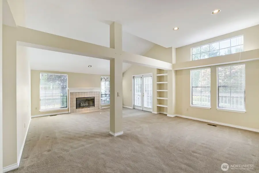 10063 Wallingford Avenue N, Seattle, WA 98133 - #2