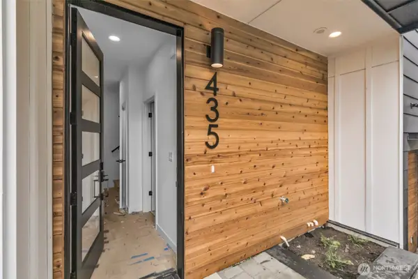 435 19th Avenue E, Seattle, WA 98112