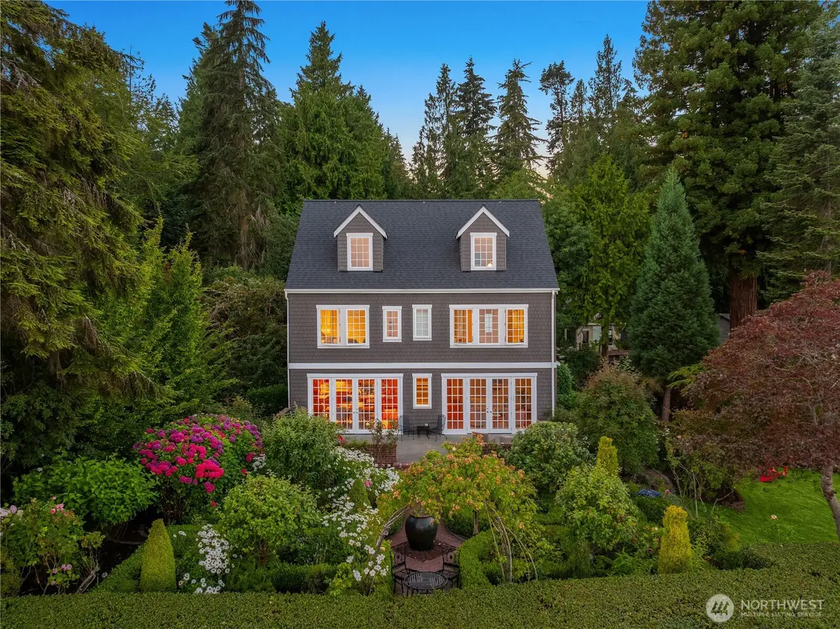 8916 Ferncliff Avenue Ne, Bainbridge Island, WA 98110 - #1