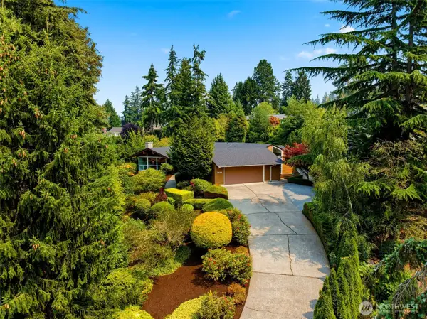 8626 NE 26th Place, Clyde Hill, WA 98004