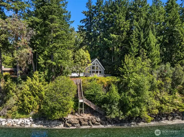 16273 Reitan Road Ne, Bainbridge Island, WA 98110