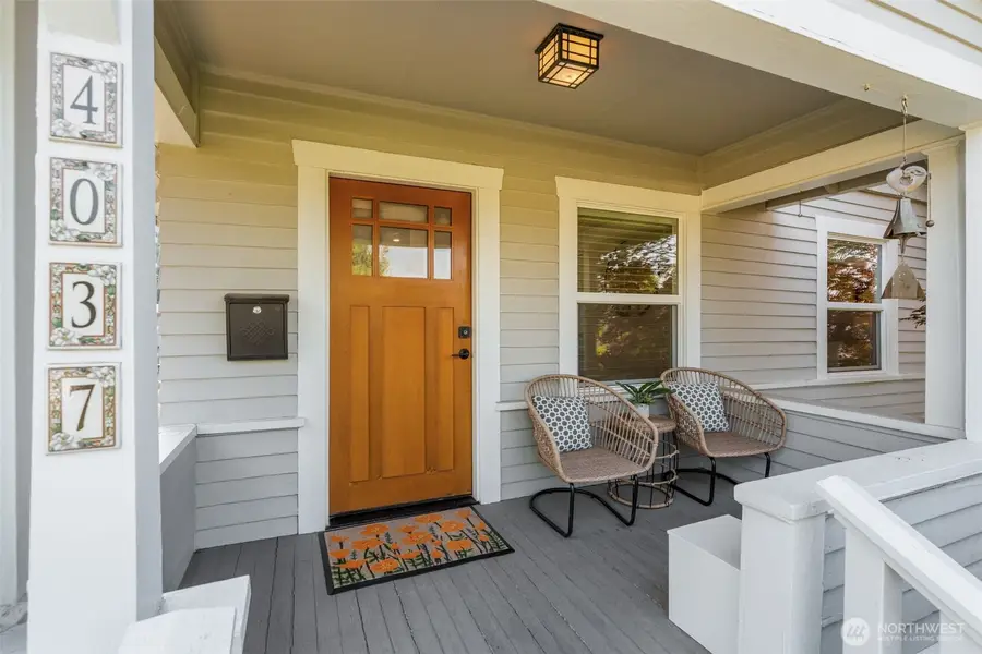 4037 52nd Avenue Sw, Seattle, WA 98116 - #3