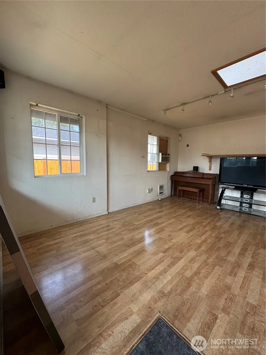 5712 S Augusta Street, Seattle, WA 98178 - #3