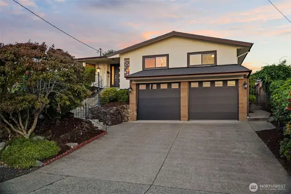 1871 N Skyline Drive, Tacoma, WA 98406