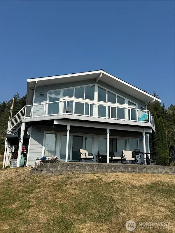 7360 E Grapeview Loop Road, Allyn, WA 98524