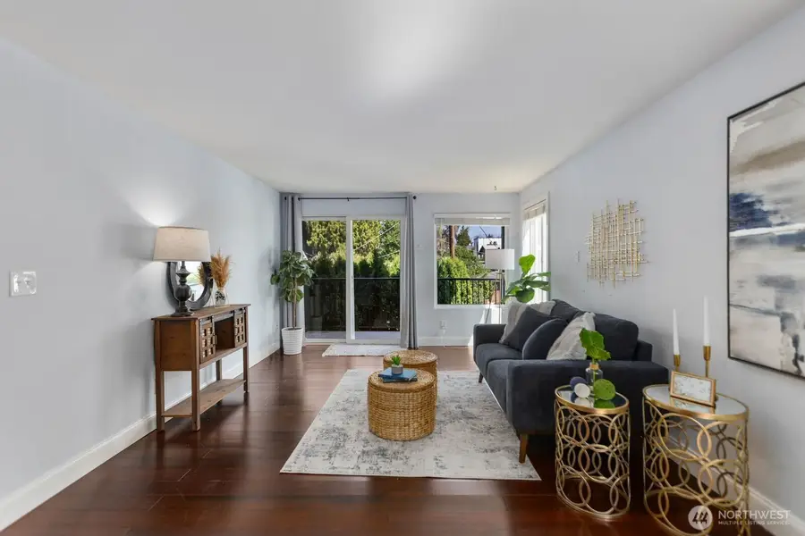 10110 Greenwood Avenue N #204, Seattle, WA 98133 - #2