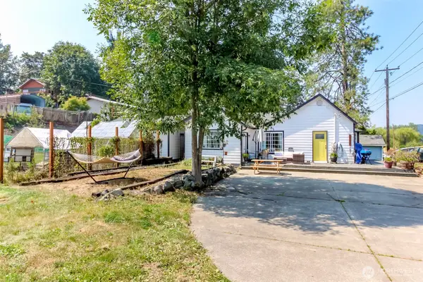 306 SW 1st Street, South Prairie, WA 98385