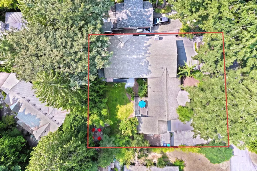 11633 NE 92nd St, Kirkland, WA 98033 - #2