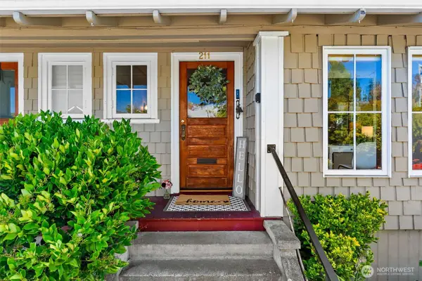 211 19th Avenue Sw, Olympia, WA 98501