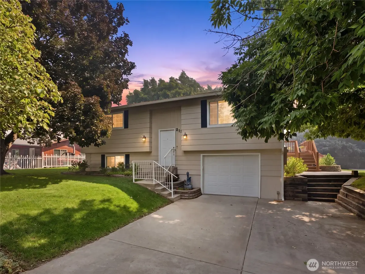 217 Ridgemont Drive, East Wenatchee, WA 98802 - #1