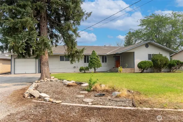 717 Ridge Drive W, Omak, WA 98841