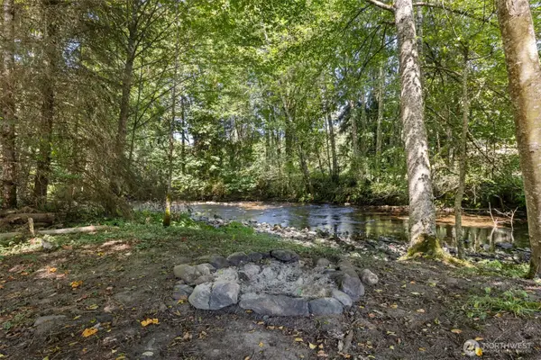 693 S Alder Lane, Port Angeles, WA 98362