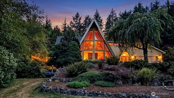 9073 Kaija Lane Nw, Seabeck, WA 98380