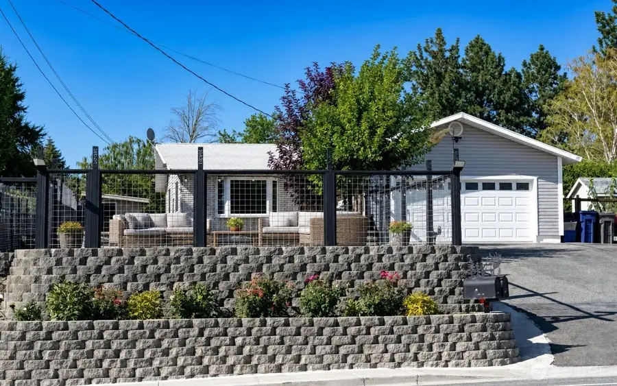2207 Grant Road, East Wenatchee, WA 98802 - #2