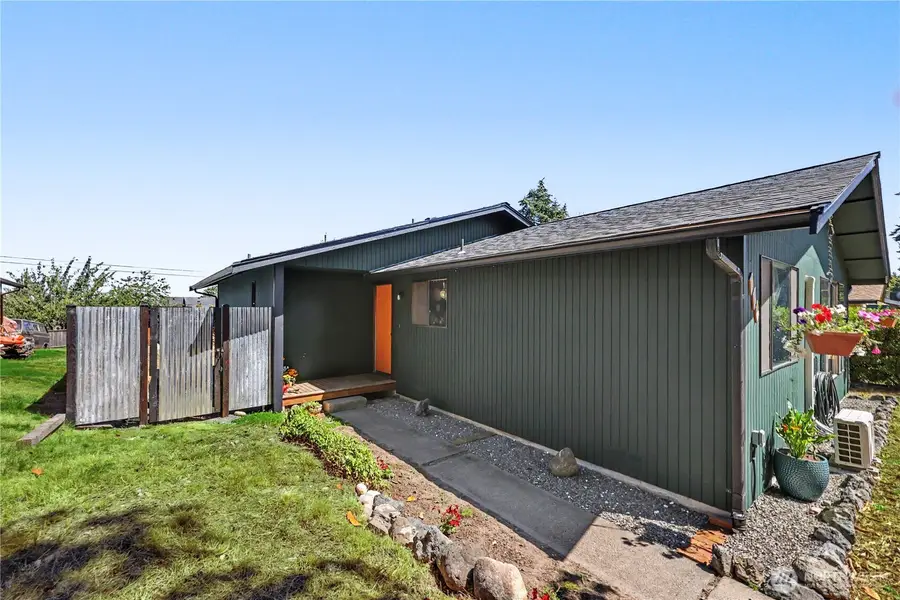 823 W 15th Street, Port Angeles, WA 98363 - #3