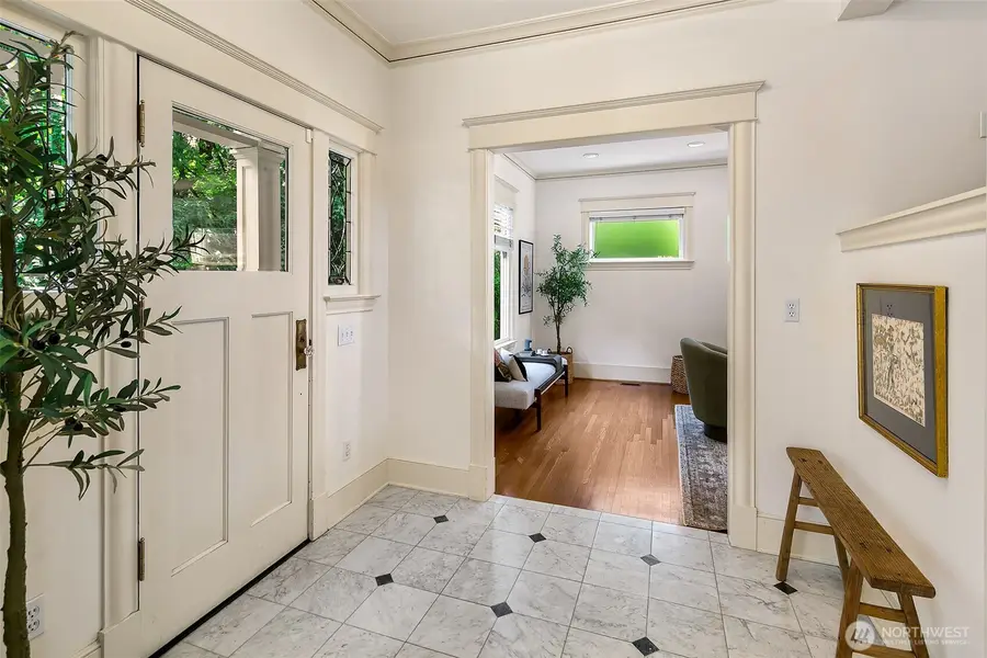 939 13th Avenue E, Seattle, WA 98102 - #3