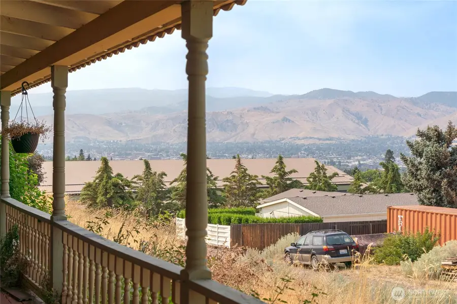 42 31st Street Ne, East Wenatchee, WA 98802 - #2