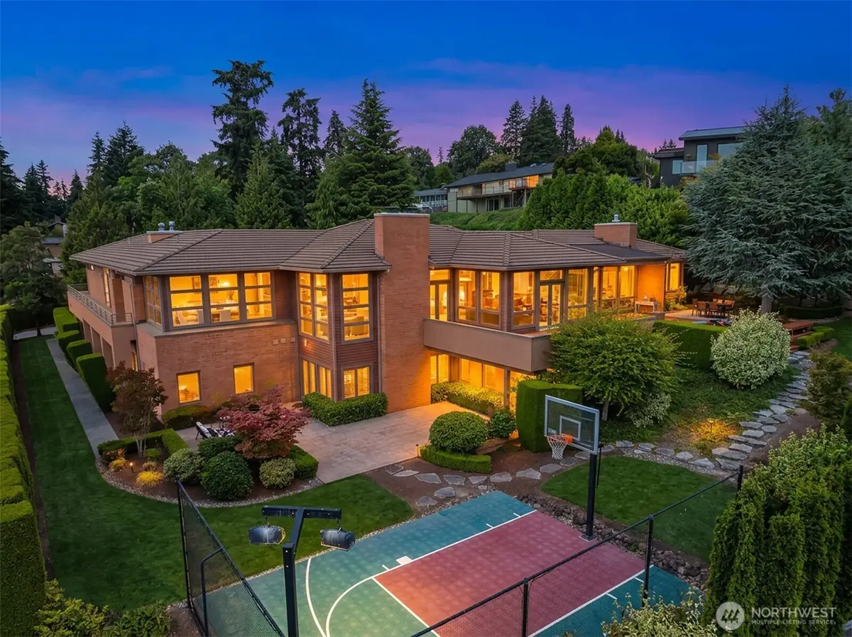 8635 NE 19th Place, Clyde Hill, WA 98004 - #1