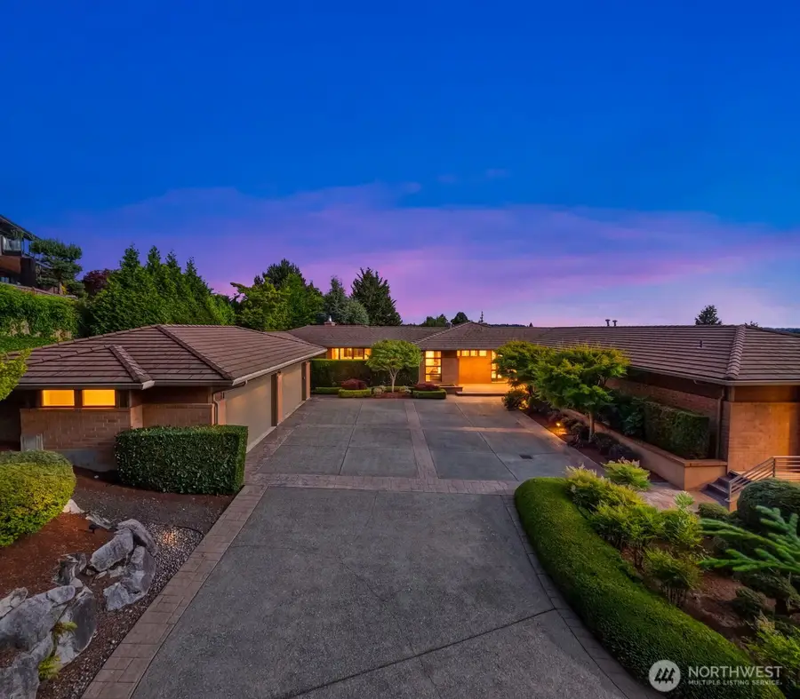8635 NE 19th Place, Clyde Hill, WA 98004 - #3
