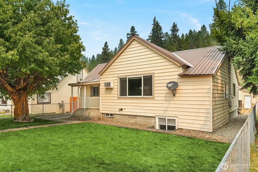 403 E 3rd Street, Cle Elum, WA 98922 - #2