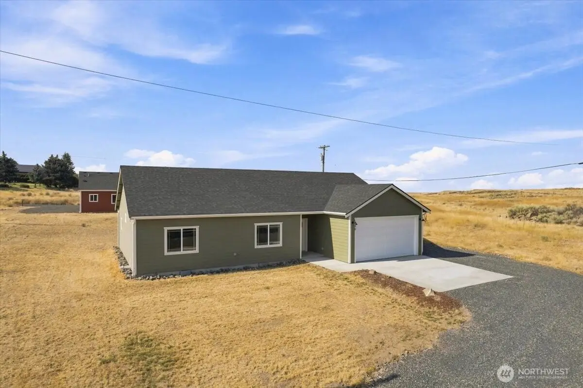 620 SW Regent Ave, Wilbur, WA 99185 - #1