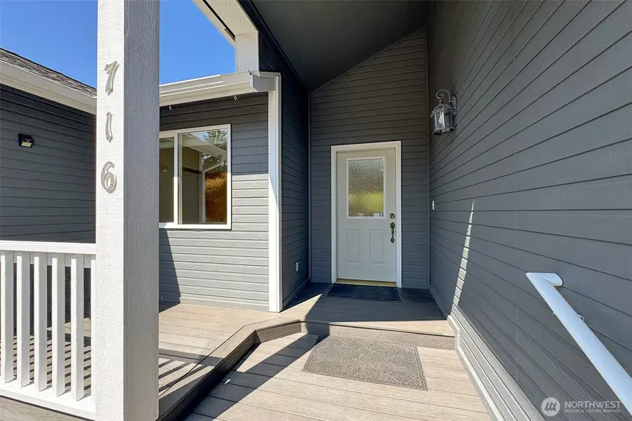716 S N Street, Port Angeles, WA 98363 - #3
