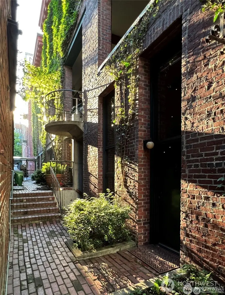 611 Post Avenue #7, Seattle, WA 98104 - #1
