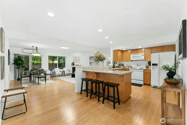 7704 196th Street Sw #A, Edmonds, WA 98026
