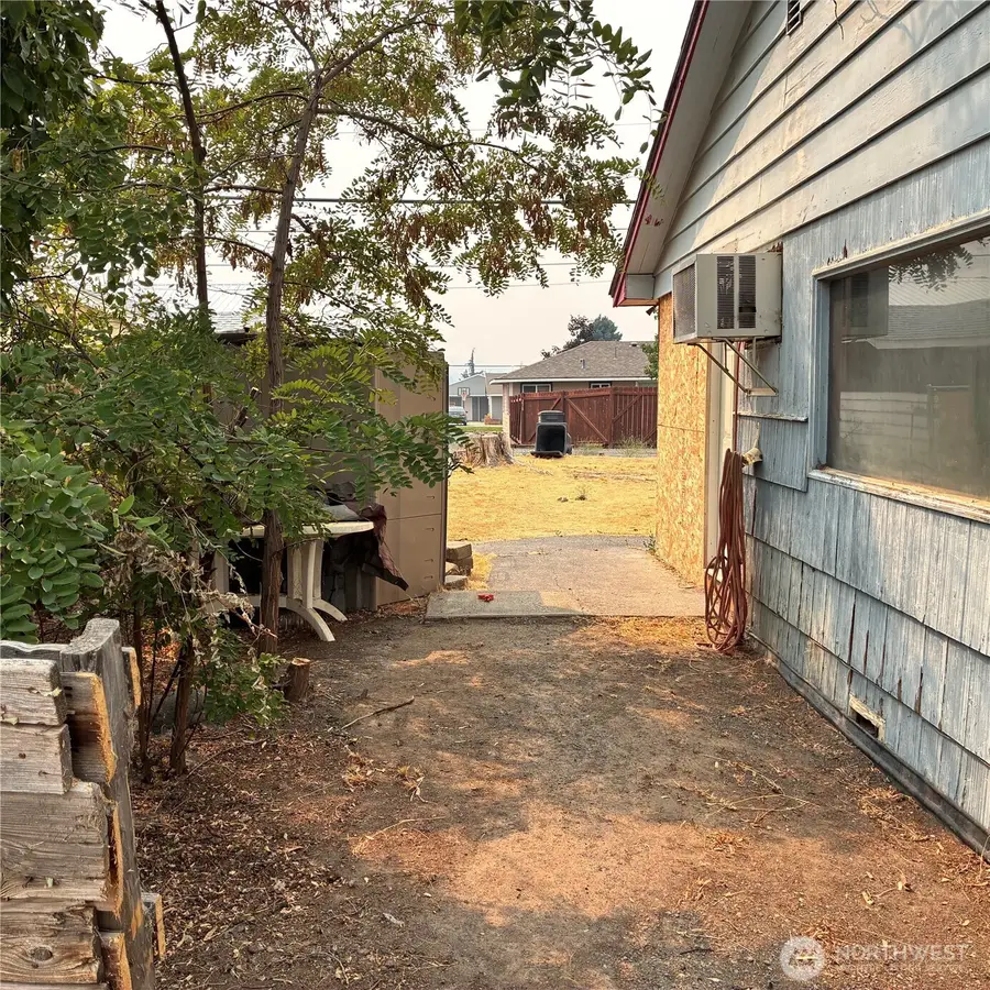 239 NE H Street, Ephrata, WA 98823 - #2