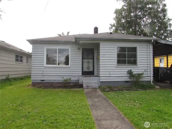 1111 9th Avenue, Longview, WA 98632