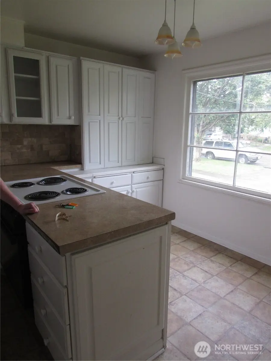 1111 9th Avenue, Longview, WA 98632 - #3