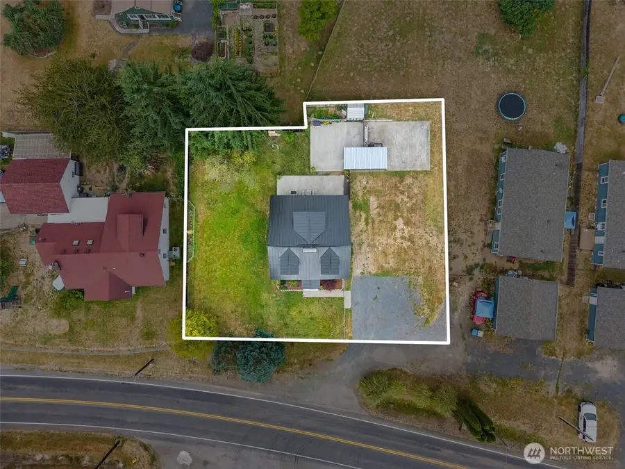 1215 NW Kerron Avenue, Winlock, WA 98596 - #2