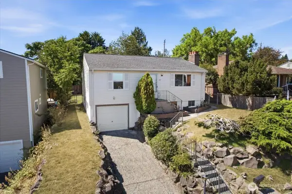 4153 39th Avenue Sw, Seattle, WA 98116