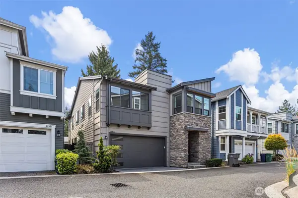 11823 NE 70th Lane, Kirkland, WA 98033