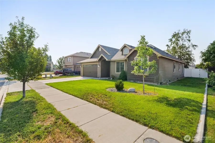 4707 W Warbler Street, Moses Lake, WA 98837 - #3