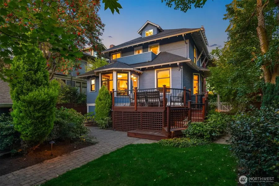 723 12th Avenue E, Seattle, WA 98102 - #3