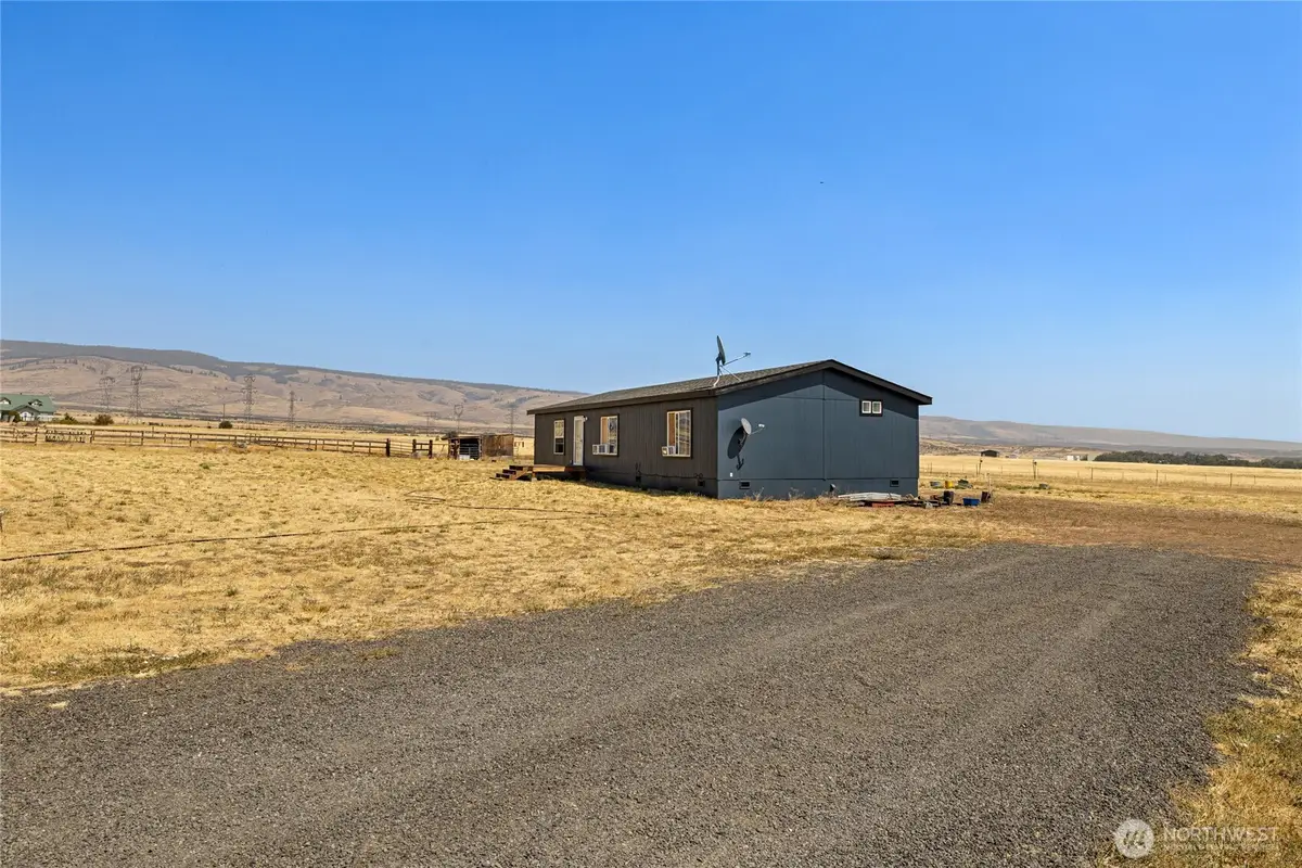 7560 Lower Green Canyon Rd, Ellensburg, WA 98926 - #1
