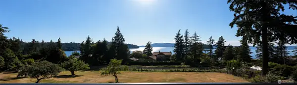 907 Chuckanut Drive, Bellingham, WA 98229