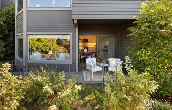 2616 4th Avenue N #402, Seattle, WA 98109
