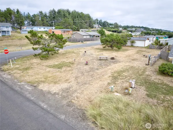 814 340th Place #8, Ocean Park, WA 98640