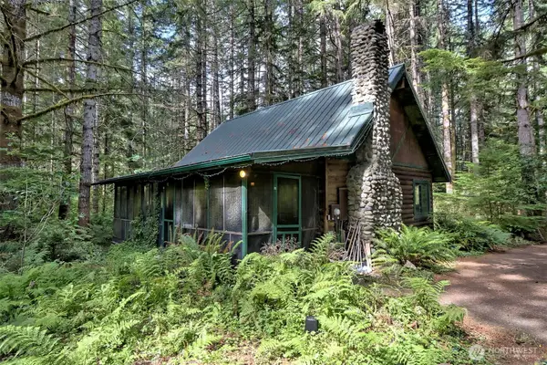 832 N Lake Cushman Road, Hoodsport, WA 98548