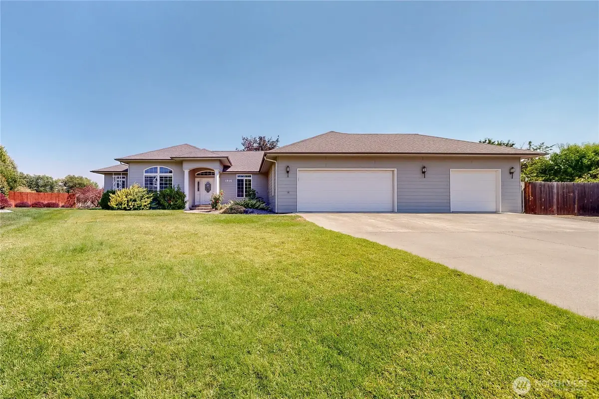 1916 SE Clover Court, College Place, WA 99324 - #1