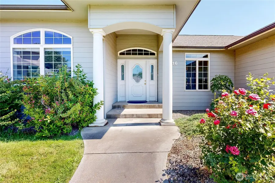 1916 SE Clover Court, College Place, WA 99324 - #2