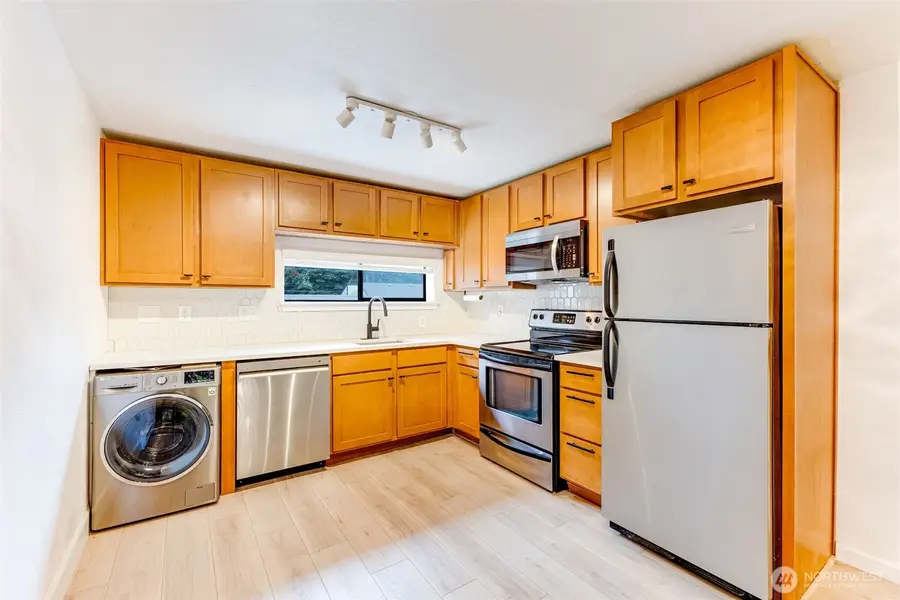 23405 16th Avenue S #C203, Des Moines, WA 98198 - #2