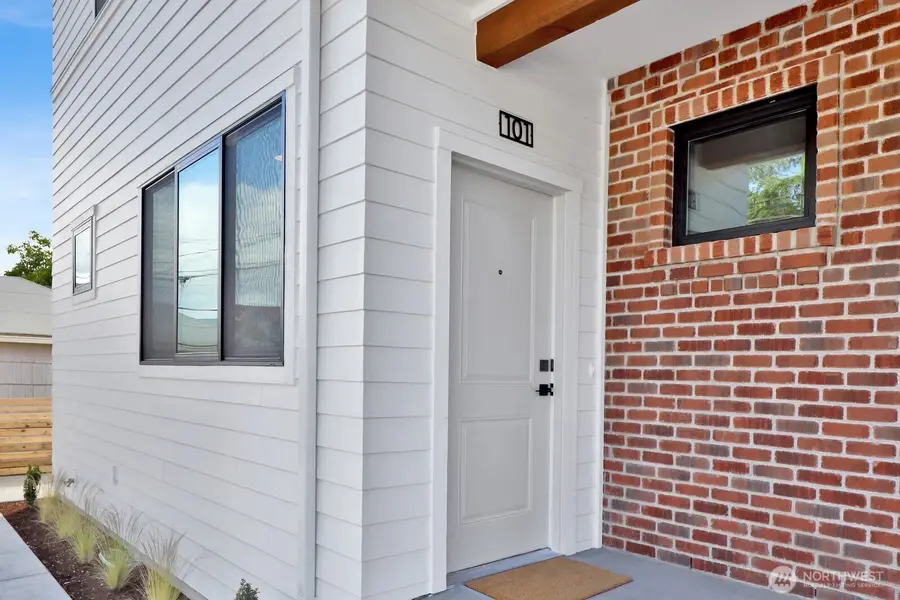 105 S 8th Street #104, Lynden, WA 98264 - #3