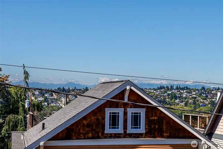 1909 10th Avenue W #201, Seattle, WA 98119 - #3