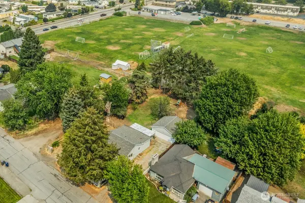 857 N Devon Avenue, East Wenatchee, WA 98802